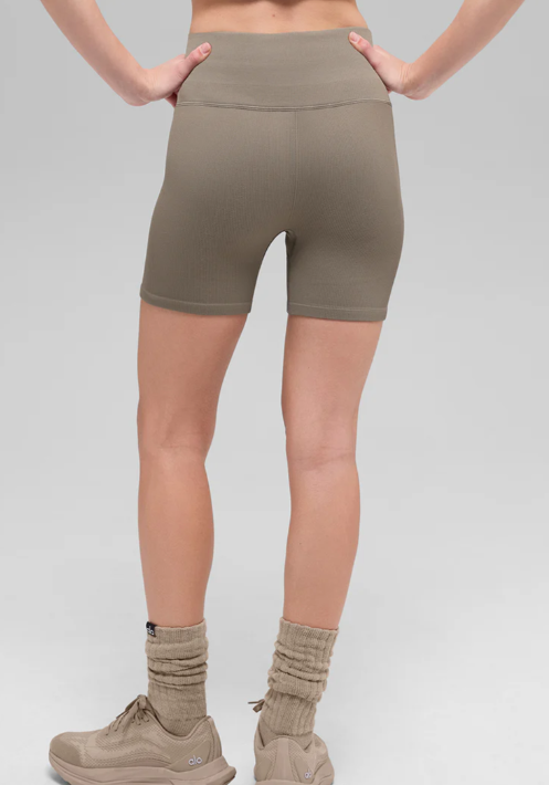 5" Seamless Ribbed Favorite Short